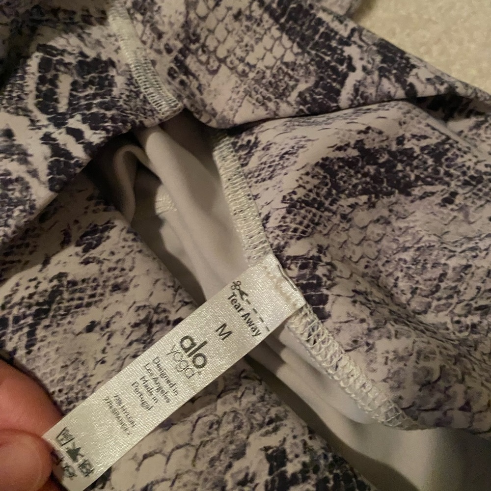 Alo yoga snake skin pattern pants
